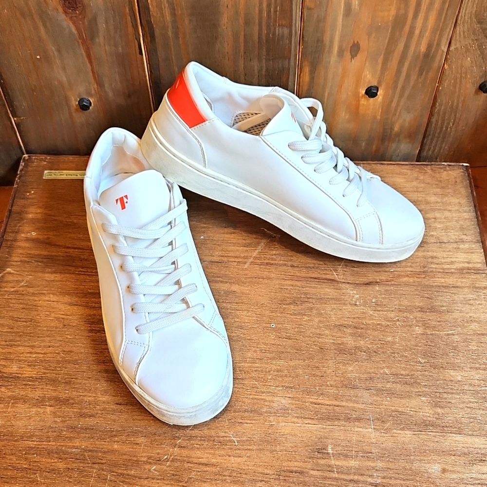 Thousand Fell Sneakers